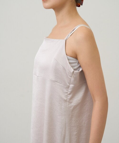 SHENERY（シーナリー）の「サテンキャミワンピース（ワンピース・レディース・ベージュ/ブラック・FREE）」の22枚目の写真
