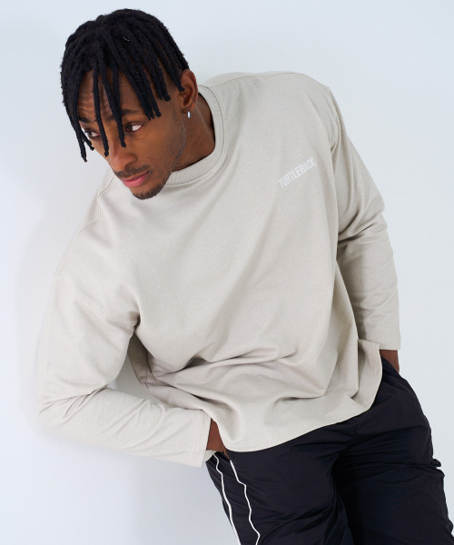 TURTLEBACK(タートルバック)の「ピグメントオーバーフィットロングスリーブベージュ(Tシャツ/カットソー・メンズ・その他・MEDIUM/LARGE/X-LARGE)」の2枚目の写真