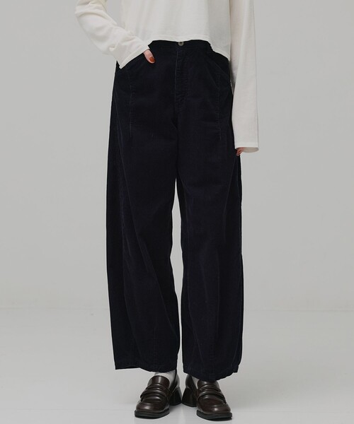 PUBLIC TOKYO（パブリックトウキョウ）の「コーデュロイペインターパンツ（チノパンツ・レディース・ベージュ/ネイビー・1/2）」の4枚目の写真