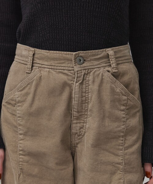 PUBLIC TOKYO（パブリックトウキョウ）の「コーデュロイペインターパンツ（チノパンツ・レディース・ベージュ/ネイビー・1/2）」の14枚目の写真