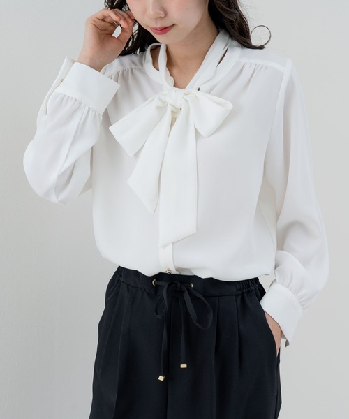 ANNA LUNA(アンナルナ)の「【ANNA LUNA】オケージョン にも◎きれいめもカジュアルも叶える 2WAY ブラウス(シャツ/ブラウス・レディース・オフホワイト/ブラック/ベージュ・MEDIUM)」の1枚目の写真
