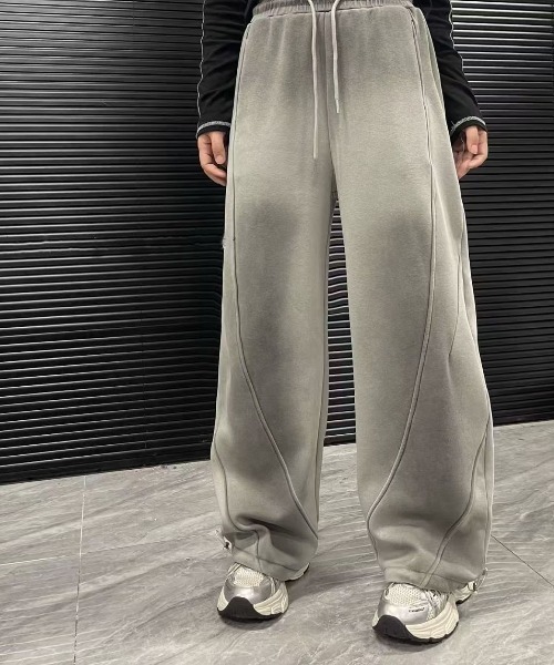 LETee（レティー）の「サイド切り替えスウェットパンツ　オーバーサイズ（スウェットパンツ・レディース・ブラウン/グレー/ブラック/チャコール・FREE）」の3枚目の写真