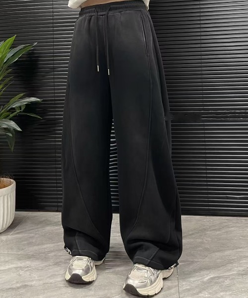 LETee（レティー）の「サイド切り替えスウェットパンツ　オーバーサイズ（スウェットパンツ・レディース・ブラウン/グレー/ブラック/チャコール・FREE）」の2枚目の写真