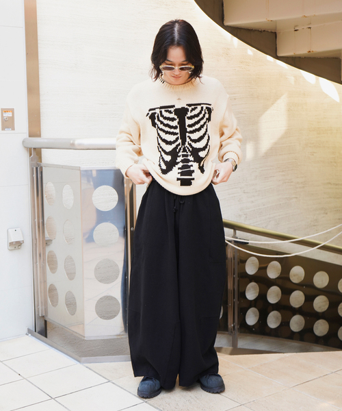 JOINT WORKS（ジョイントワークス）の「J ビッグモチーフ ヘビーニット（ニット/セーター・メンズ・ブラック/アイボリー/ブラック系その他・MEDIUM/LARGE）」の6枚目の写真