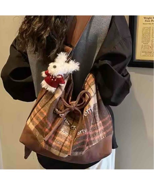 tone(トーン)の「【88eighty-eight】チェック柄リボンリバーシブルカラーショルダーバッグ【import】(MA)(ショルダーバッグ・レディース・イエロー/ブラウン/ブルー・FREE)」の8枚目の写真