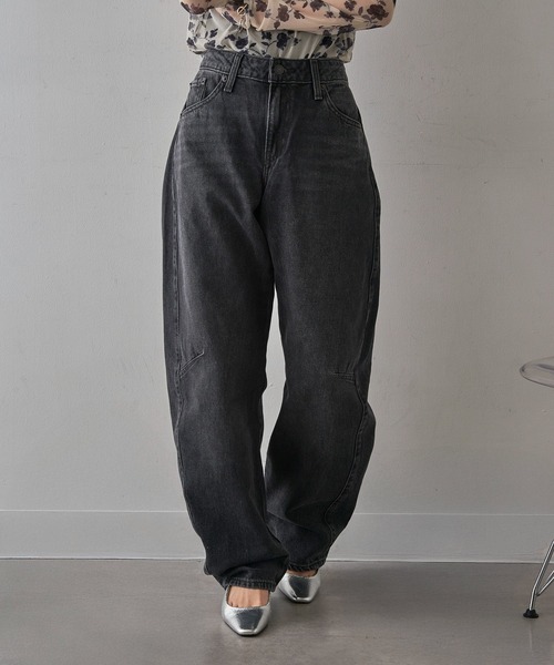 Levi's(リーバイス)の「【Levi’s】BAGGY DAD BARREL(デニムパンツ・レディース・インディゴブルー/ブラック・27/26/25/24)」の3枚目の写真