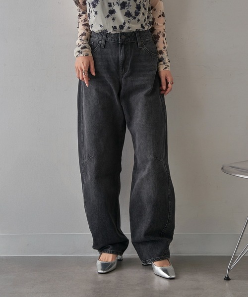 Levi's(リーバイス)の「【Levi’s】BAGGY DAD BARREL(デニムパンツ・レディース・インディゴブルー/ブラック・27/26/25/24)」の14枚目の写真