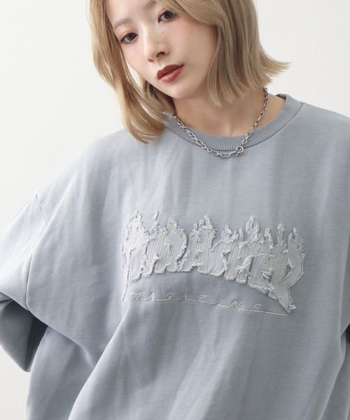 THRASHER(スラッシャー)の「【THRASHER/スラッシャー】裏毛 ピグメント加工 ダメージデニムアップリケ刺繍 クルーネックスウェット(スウェット・メンズ・チャコール/グレー/ブラウン/ピンク・L/M/XL)」の2枚目の写真