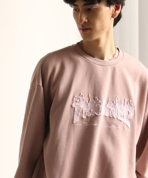 THRASHER(スラッシャー)の「【THRASHER/スラッシャー】裏毛 ピグメント加工 ダメージデニムアップリケ刺繍 クルーネックスウェット(スウェット・メンズ・チャコール/グレー/ブラウン/ピンク・L/M/XL)」の4枚目の写真