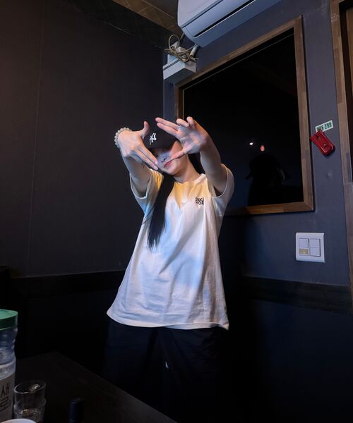 MAKEITTO（メイキット）の「[GRAFFITI LOGO] CREW NECK TEE_CREAM（Tシャツ/カットソー・メンズ・その他・M/L/XL/XXL）」の13枚目の写真