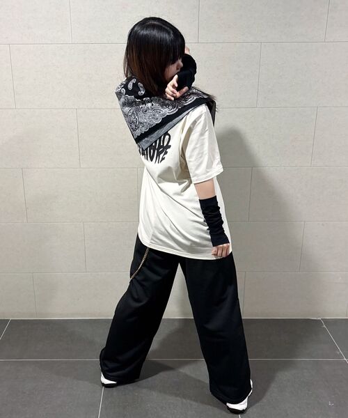 MAKEITTO（メイキット）の「[GRAFFITI LOGO] CREW NECK TEE_CREAM（Tシャツ/カットソー・メンズ・その他・M/L/XL/XXL）」の8枚目の写真