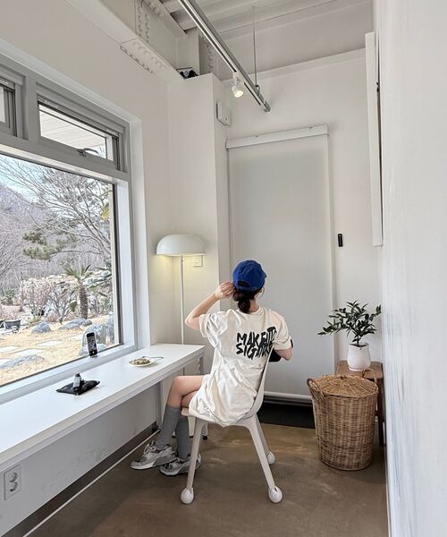 MAKEITTO（メイキット）の「[GRAFFITI LOGO] CREW NECK TEE_CREAM（Tシャツ/カットソー・メンズ・その他・M/L/XL/XXL）」の2枚目の写真