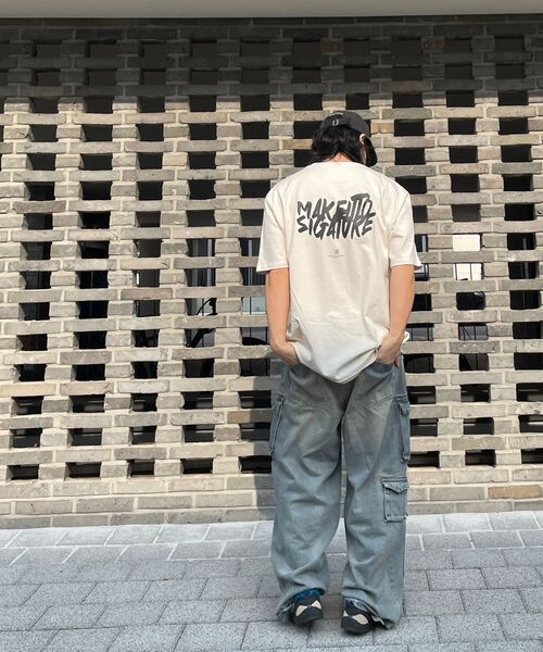MAKEITTO（メイキット）の「[GRAFFITI LOGO] CREW NECK TEE_CREAM（Tシャツ/カットソー・メンズ・その他・M/L/XL/XXL）」の4枚目の写真
