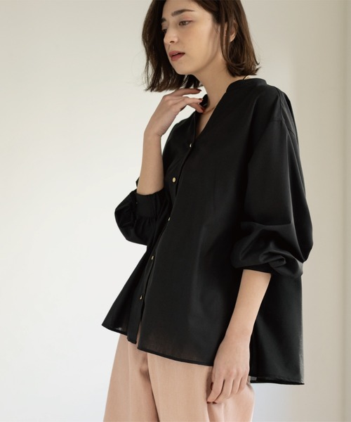 OPAQUE.CLIP(オペークドットクリップ)の「前あき後ろフレアブラウス(シャツ/ブラウス・レディース・ブルー/ベビーピンク/イエロー系その他/ブラック/ホワイト/ブラウン系その他・38)」の21枚目の写真