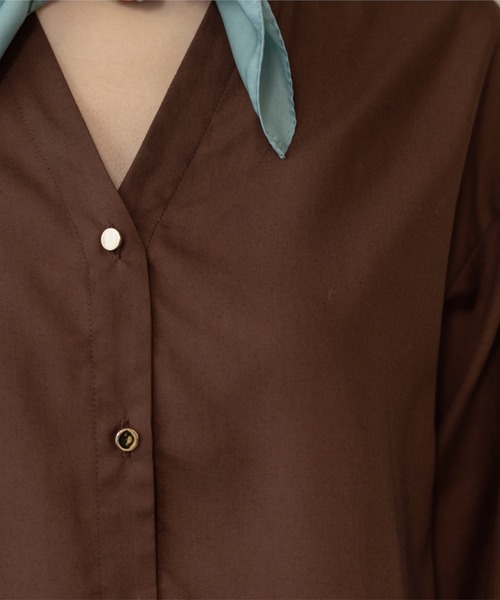 OPAQUE.CLIP(オペークドットクリップ)の「前あき後ろフレアブラウス(シャツ/ブラウス・レディース・ブルー/ベビーピンク/イエロー系その他/ブラック/ホワイト/ブラウン系その他・38)」の10枚目の写真