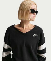 NIKE（ナイキ）の「ナイキ スポーツウェア クラブ フリース ウィメンズ オーバーサイズド Vネック スウェットシャツ / Nike Sportswear Club Fleece Women's Oversized V-Neck Sweatshirt IQ0085-010 Black（スウェット）」