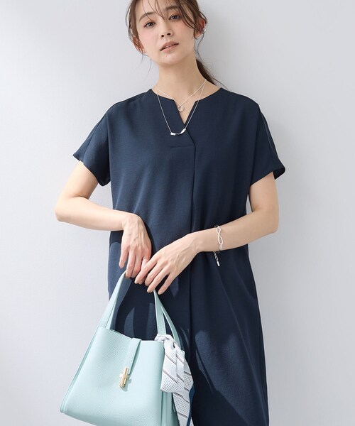 INDIVI(インディヴィ)の「【洗える/UVケア/麻調】スキッパーワンピース(ワンピース・レディース・ネイビー/ライトグレー/ブラウン系その他/ブラウン系その他5・40/38/36/13/19/15 /05)」の4枚目の写真