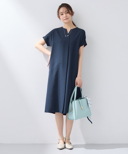 INDIVI（インディヴィ）の「【洗える／UVケア／麻調】スキッパーワンピース（ワンピース・レディース・ネイビー/ライトグレー/ブラウン系その他/ブラウン系その他5・40/38/36/13/19/15 /05）」の18枚目の写真