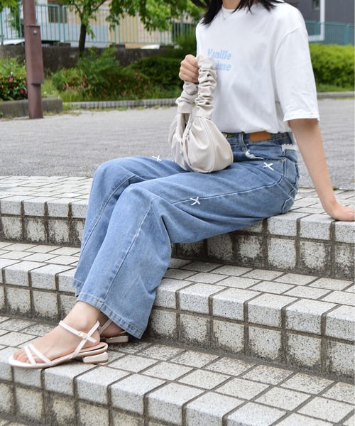 &soiree(アンドソワレ)の「フリルリボンデザインデニム(デニムパンツ・レディース・ブルー・FREE)」の6枚目の写真