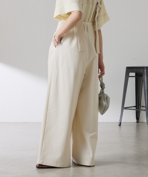 COLLAGE GALLARDAGALANTE（コラージュガリャルダガランテ）の「サスペンダーワイドタックパンツ（その他パンツ・レディース・アイボリー/ベージュ・FREE）」の10枚目の写真