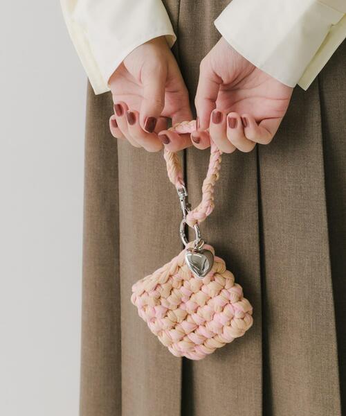 SMELLY（スメリー）の「カラフルイヤホンポーチ（ポーチ・レディース・ベージュ系その他/オレンジ系その他/グリーン系その他・-）」の2枚目の写真