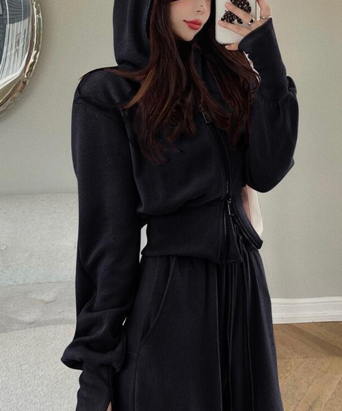 Flugge(フラッジー)の「ジップパーカー&スウェットパンツ(パーカー・レディース・ブラック・MEDIUM/LARGE)」の5枚目の写真