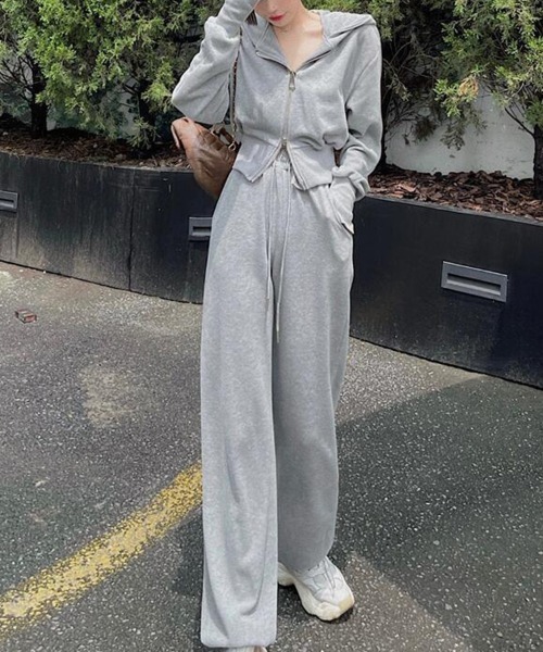 Flugge(フラッジー)の「ジップパーカー&スウェットパンツ(パーカー・レディース・ブラック・MEDIUM/LARGE)」の11枚目の写真