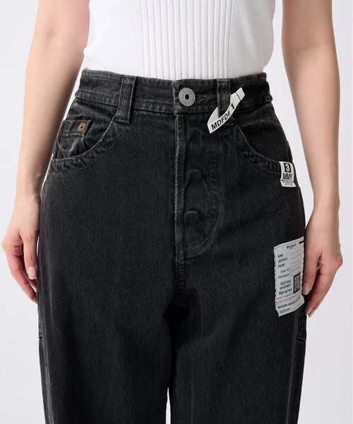 Maison MIHARA YASUHIRO(メゾンミハラヤスヒロ)の「【MIHARAYASUHIRO/ミハラヤスヒロ】別注 HUGE DETAILS DENIM PANTS/ヒュージディテールデニムパンツ(デニムパンツ・レディース・ブラック/インディゴブルー・38/36)」の4枚目の写真