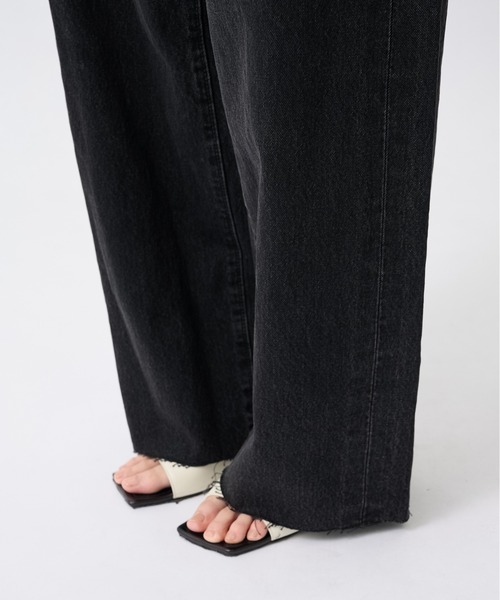 Maison MIHARA YASUHIRO(メゾンミハラヤスヒロ)の「【MIHARAYASUHIRO/ミハラヤスヒロ】別注 HUGE DETAILS DENIM PANTS/ヒュージディテールデニムパンツ(デニムパンツ・レディース・ブラック/インディゴブルー・38/36)」の6枚目の写真