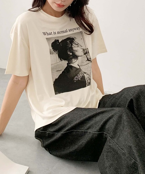 LOWO(ロワ)の「モノクロフォトグラフィックプリントTシャツ 半袖 フォトT(Tシャツ/カットソー・レディース・ホワイト/ブラック/アイボリー・FREE)」の3枚目の写真