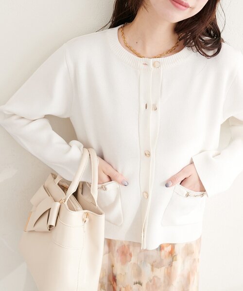 natural couture（ナチュラルクチュール）の「ビットポケットニットジャケット（ノーカラージャケット・レディース・オフホワイト/ベージュ/ブラック/サックスブルー・FREE）」の5枚目の写真