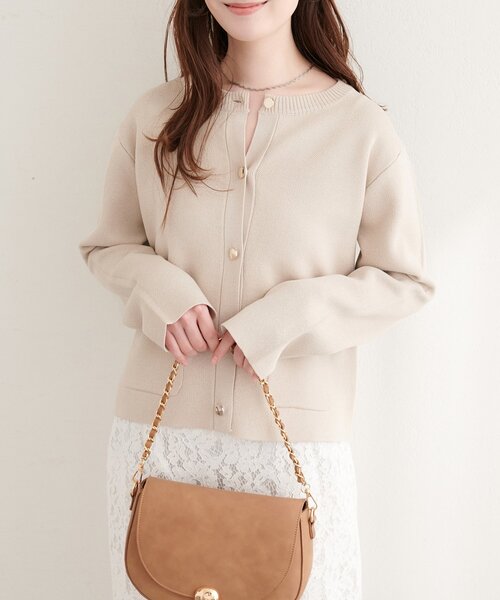 natural couture(ナチュラルクチュール)の「ビットポケットニットジャケット(ノーカラージャケット・レディース・オフホワイト/ベージュ/ブラック/サックスブルー・FREE)」の20枚目の写真
