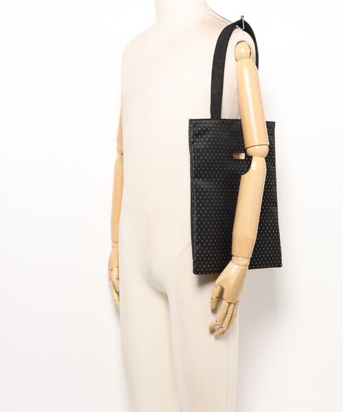 PAUL & JOE ACCESSOIRES(ポールアンドジョーアクセソワ)の「ポール & ジョー アクセソワ トートバッグ(トートバッグ・レディース・ベージュ/ブラック・FREE)」の12枚目の写真