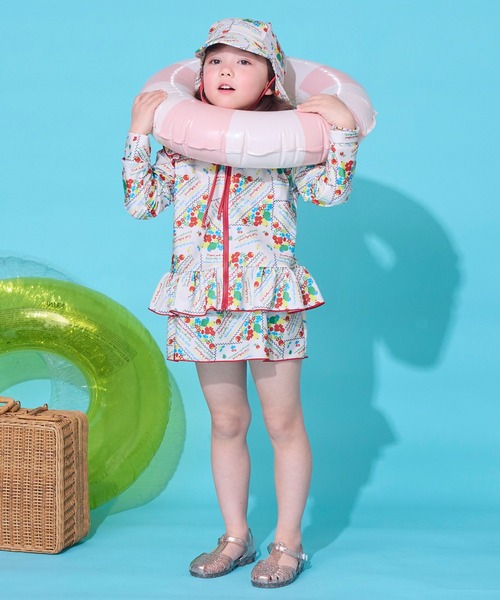 MARKEY'S(マーキーズ)の「【水着/UVカット】girl's ZIPラッシュガード(総柄)(ラッシュガード・キッズ・アイボリー/ライトブルー・80/90/100/110/120/130/140)」の6枚目の写真