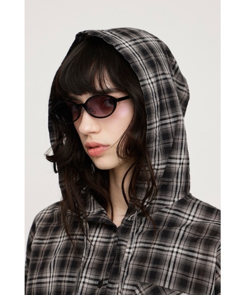 SLY（スライ）の「【noeyedia】OVAL FRAME EYEWEAR ノーアイディアオーバルフレームアイウェア 春服（サングラス・レディース・ブラック/ブラウン・FREE）」の12枚目の写真