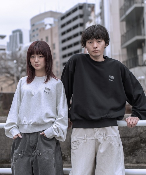 UNIVERSAL OVERALL（ユニバーサルオーバーオール）の「[別注]UNIVERSAL OVERALL×YACA Collaboration Sweat【unisex item】（スウェット・レディース・ブラック/アッシュグレー・1/2）」の17枚目の写真