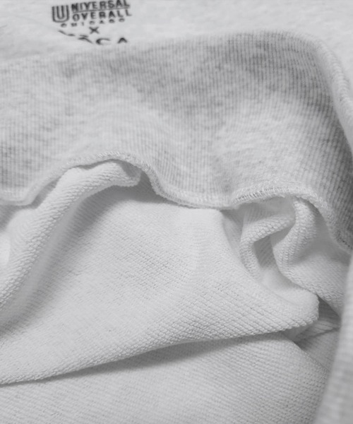 UNIVERSAL OVERALL（ユニバーサルオーバーオール）の「[別注]UNIVERSAL OVERALL×YACA Collaboration Sweat【unisex item】（スウェット・レディース・ブラック/アッシュグレー・1/2）」の10枚目の写真