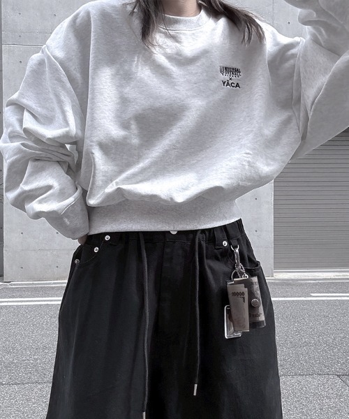 UNIVERSAL OVERALL（ユニバーサルオーバーオール）の「[別注]UNIVERSAL OVERALL×YACA Collaboration Sweat【unisex item】（スウェット・レディース・ブラック/アッシュグレー・1/2）」の7枚目の写真