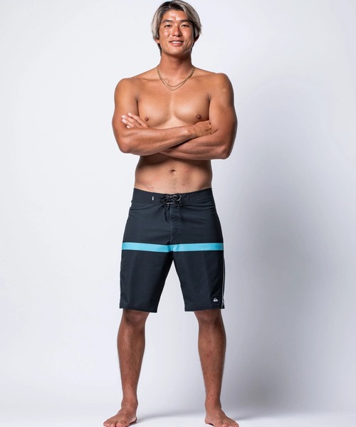 Quiksilver(クイックシルバー)の「QUIKSILVER メンズ HIGHLINE PRINTED 20 ボードショーツ フィットタイ 20インチ インナーショーツなしタイプ 撥水加工 速乾・撥水加工 【2026年春夏モデル】(水着・メンズ・ブラック系その他/ブラック系その他2/ブルー系その他・32inch/30inch/28inch)」の2枚目の写真