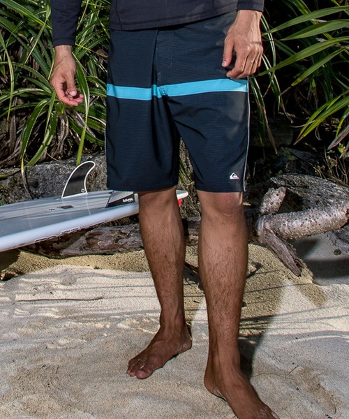 Quiksilver(クイックシルバー)の「QUIKSILVER メンズ HIGHLINE PRINTED 20 ボードショーツ フィットタイ 20インチ インナーショーツなしタイプ 撥水加工 速乾・撥水加工 【2026年春夏モデル】(水着・メンズ・ブラック系その他/ブラック系その他2/ブルー系その他・32inch/30inch/28inch)」の13枚目の写真