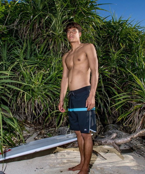 Quiksilver(クイックシルバー)の「QUIKSILVER メンズ HIGHLINE PRINTED 20 ボードショーツ フィットタイ 20インチ インナーショーツなしタイプ 撥水加工 速乾・撥水加工 【2026年春夏モデル】(水着・メンズ・ブラック系その他/ブラック系その他2/ブルー系その他・32inch/30inch/28inch)」の15枚目の写真