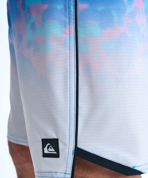Quiksilver(クイックシルバー)の「QUIKSILVER メンズ HIGHLINE PRINTED 20 ボードショーツ フィットタイ 20インチ インナーショーツなしタイプ 撥水加工 速乾・撥水加工 【2026年春夏モデル】(水着・メンズ・ブラック系その他/ブラック系その他2/ブルー系その他・32inch/30inch/28inch)」の6枚目の写真