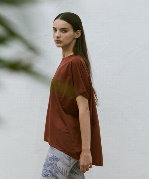 Julier Yoga and Relax（ジュリエヨガアンドリラックス）の「Julier マイクロ天竺ワイドTシャツ（Tシャツ/カットソー・レディース・ブラウン/ライトブルーグレー/ホワイト/ブラック・FREE）」の11枚目の写真