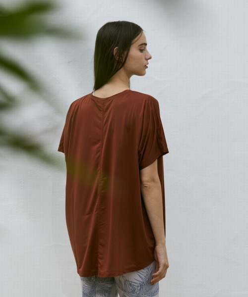 Julier Yoga and Relax（ジュリエヨガアンドリラックス）の「Julier マイクロ天竺ワイドTシャツ（Tシャツ/カットソー・レディース・ブラウン/ライトブルーグレー/ホワイト/ブラック・FREE）」の12枚目の写真