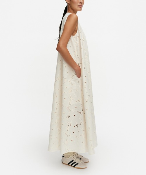marimekko(マリメッコ)の「Sh Alvariinsa Unikko / Dress(ワンピース・レディース・ホワイト・34/36/38/40/32)」の2枚目の写真