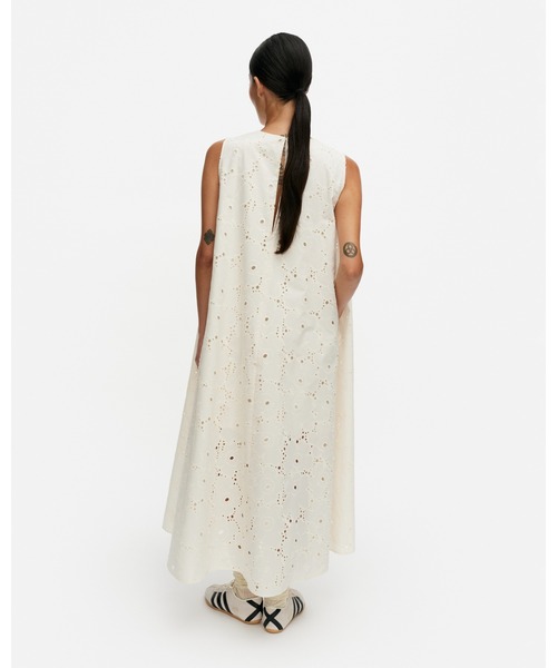 marimekko(マリメッコ)の「Sh Alvariinsa Unikko / Dress(ワンピース・レディース・ホワイト・34/36/38/40/32)」の3枚目の写真