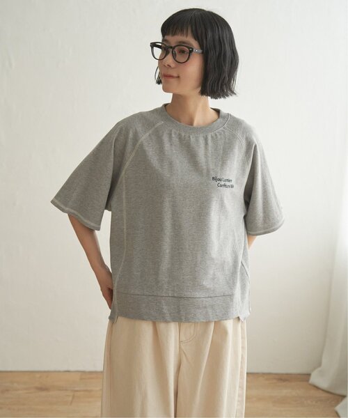 LBC(エルビーシー)の「ミニ裏毛切り替え刺繍5分袖プルオーバー(Tシャツ/カットソー・レディース・ベージュ/チャコール/杢グレー/ホワイト・M)」の8枚目の写真