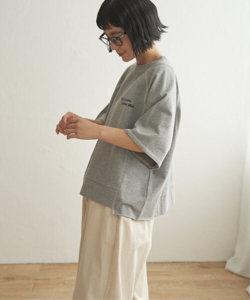LBC(エルビーシー)の「ミニ裏毛切り替え刺繍5分袖プルオーバー(Tシャツ/カットソー・レディース・ベージュ/チャコール/杢グレー/ホワイト・M)」の11枚目の写真