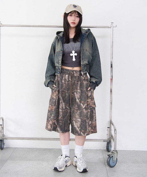WEGO(ウィゴー)の「WEGO/【26年春夏新作】デザイングラフィックカップインタンク(タンクトップ・レディース・スミクロ/ホワイト・FREE)」の6枚目の写真