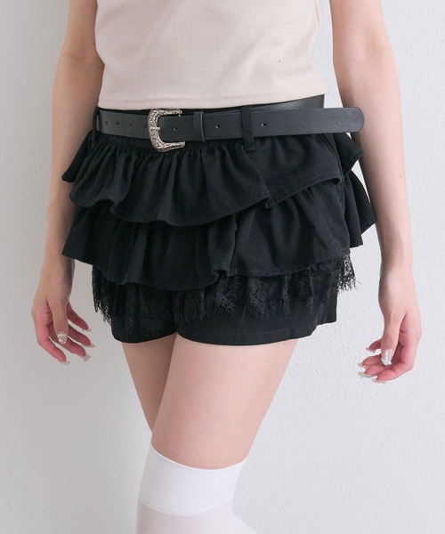 OLIVE des OLIVE(オリーブデオリーブ)の「合皮ベルト付きフリルショートパンツ(その他パンツ・レディース・ベージュ/ブラック/ワンウォッシュ・FREE)」の4枚目の写真